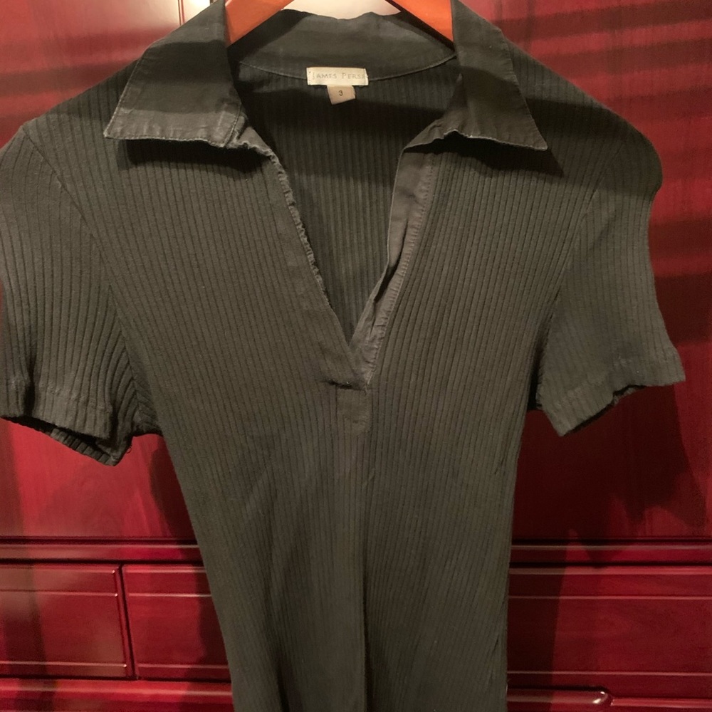 Short sleeved top